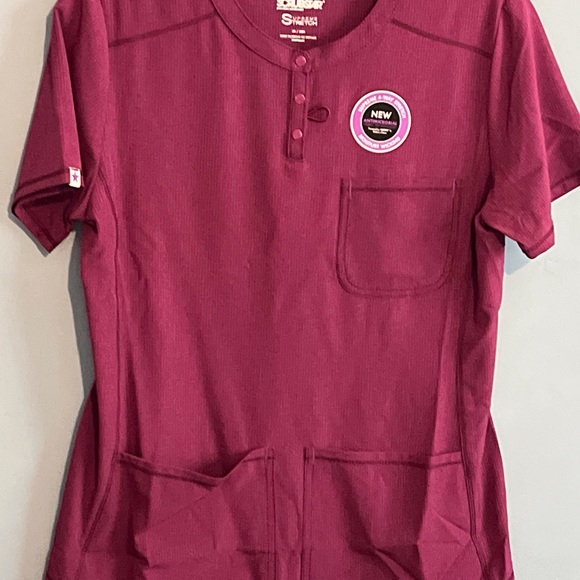 SELLING SCRUBSTAR TOP FOR WOMEN SIZE XS COLOR BURGUNDY - Picture 3 of 10